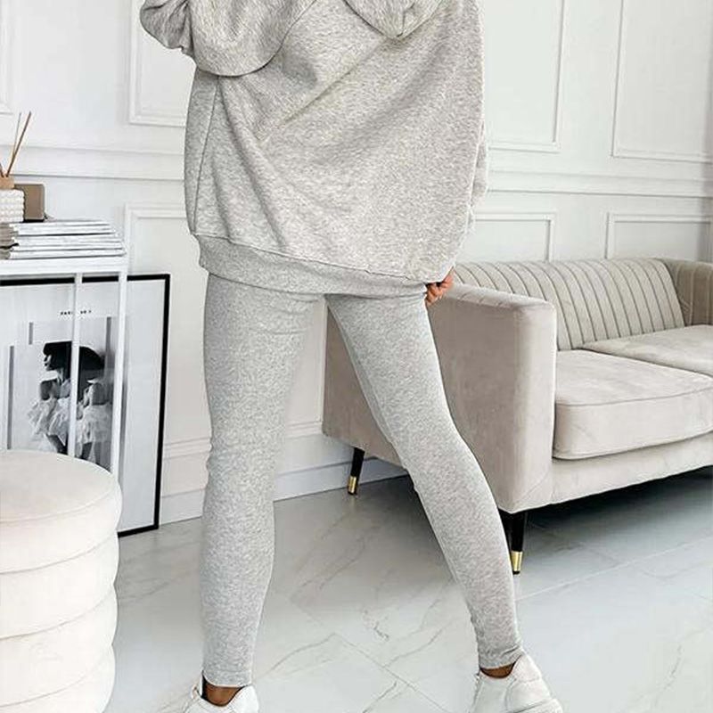Lässiger und bequemer Sweatshirt-Anzug mit Kapuze-12